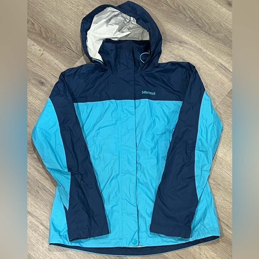 Marmot Women’s Two-Tone Hooded Rain Jacket — Navy & Aqua